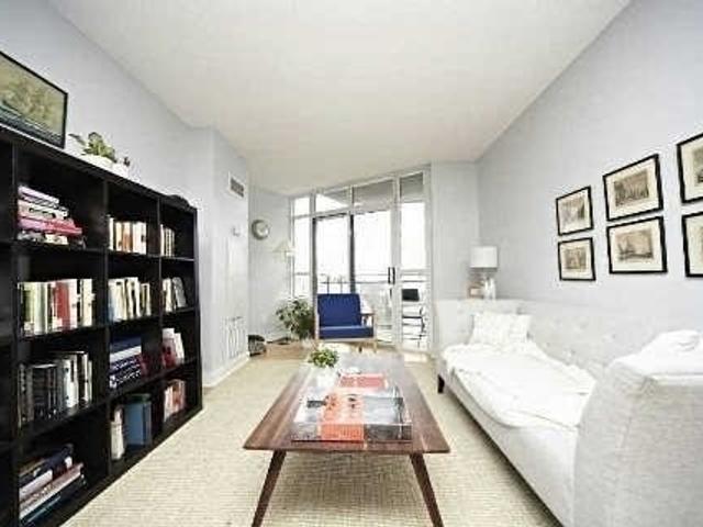 1516 - 255 Richmond St E