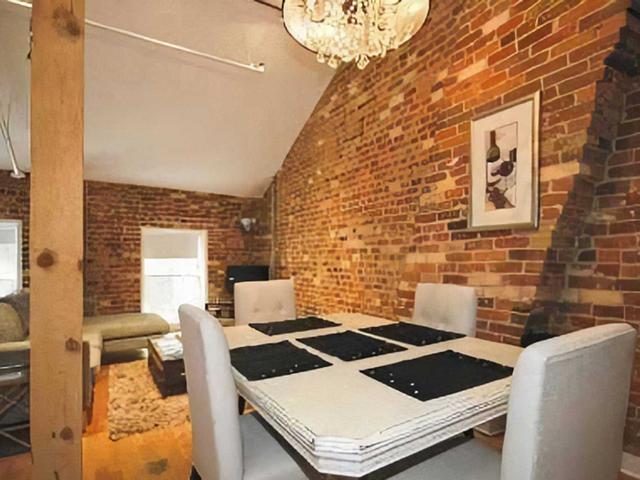 405 - 81 A Front St E