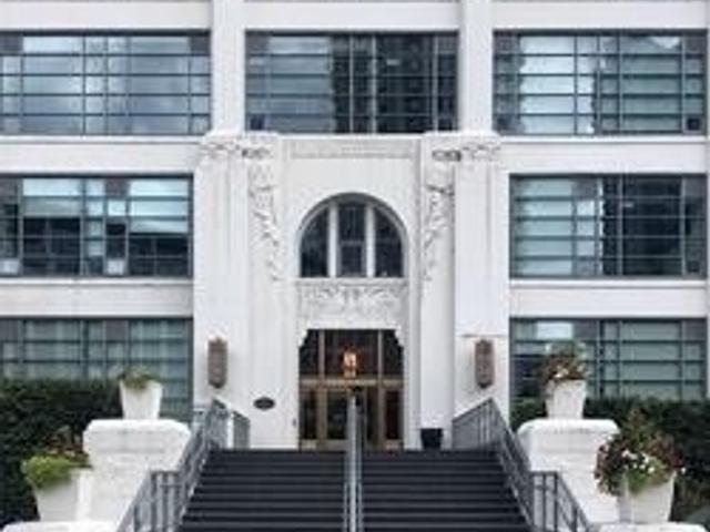 824 - 637 Lake Shore Blvd