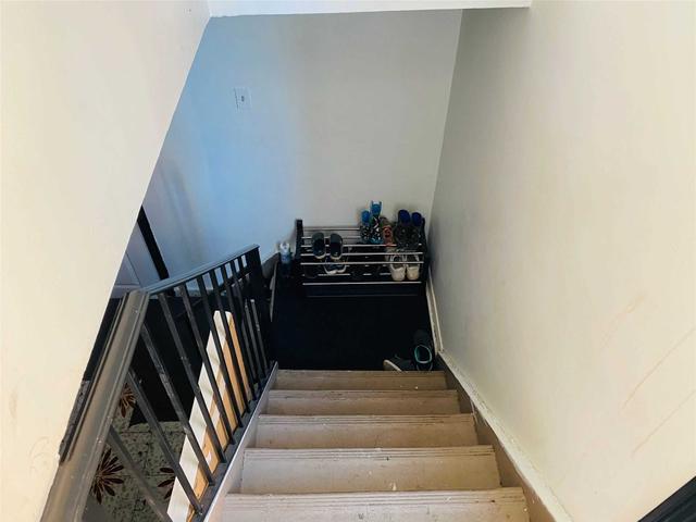 Lower - 264 Hillmount Rd