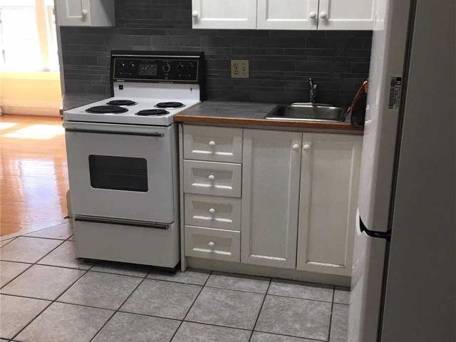 5 - 345 Spadina Rd