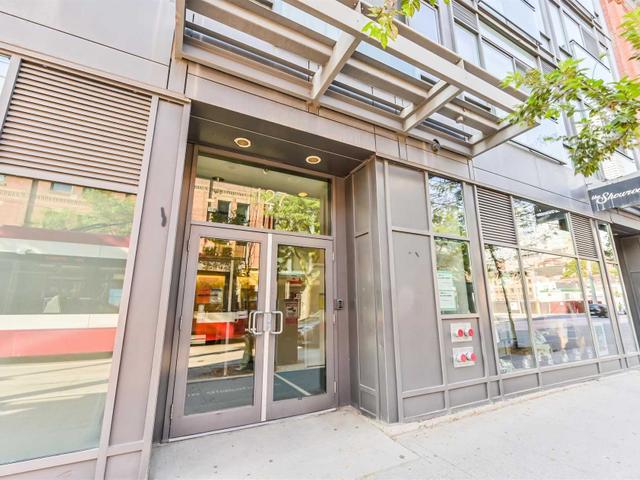 1102 - 127 Queen St E