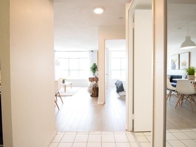 1006 - 21 Overlea Blvd