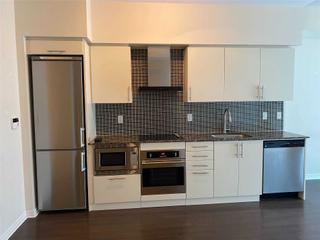 1618 - 352 Front St W