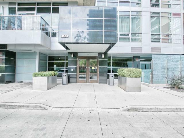 1005 - 399 Adelaide St W