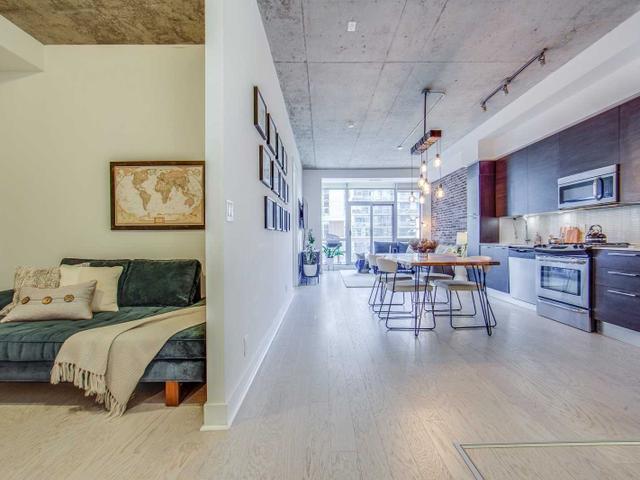 506 - 399 Adelaide St W