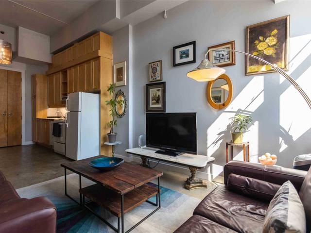 938 - 155 Dalhousie St