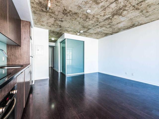 1003 - 478 King St W