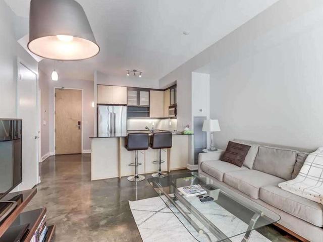 1522 - 36 Blue Jays Way