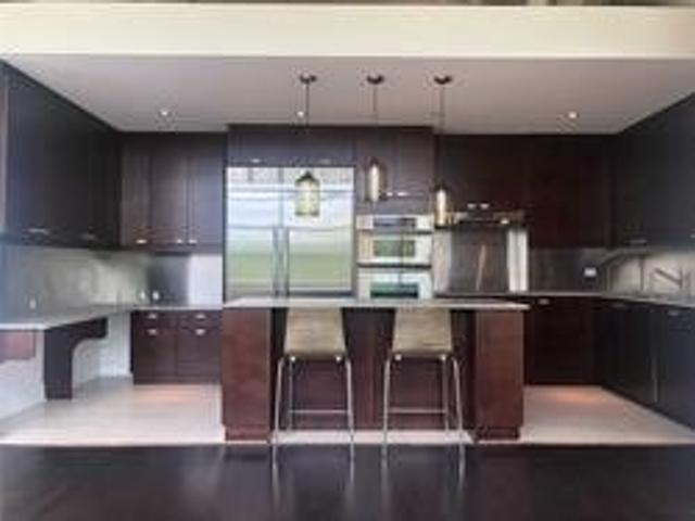 205 - 637 Lake Shore Blvd W