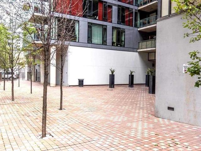 232 - 461 Adelaide St W