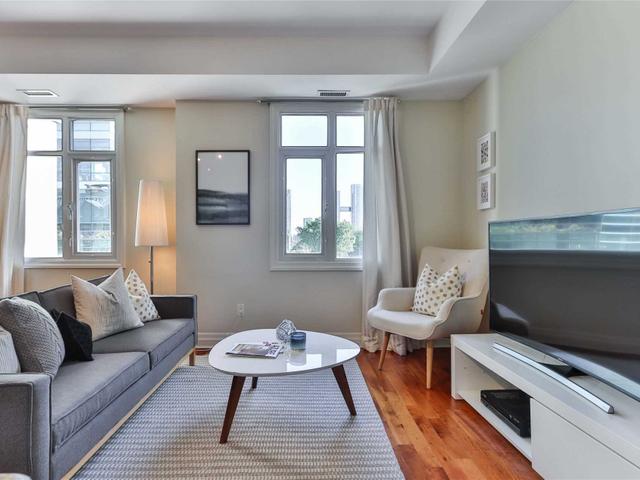 PH06 - 500 Richmond St W