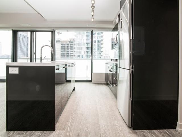 1807 - 11 Charlotte St