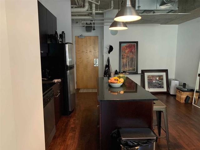 #606 - 32 Stewart St