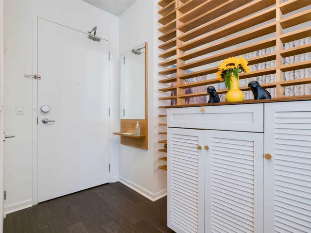 701 - 333 Adelaide St E