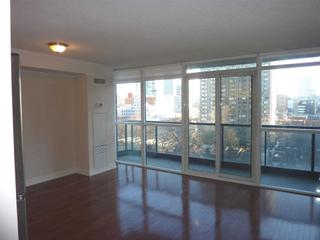 802 - 25 Carlton St St