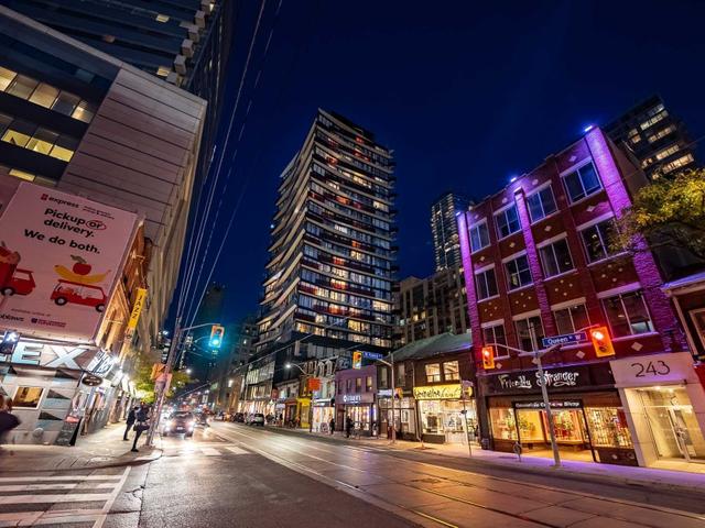 1302 - 215 Queen St W