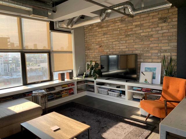 604 - 736 Dundas St E