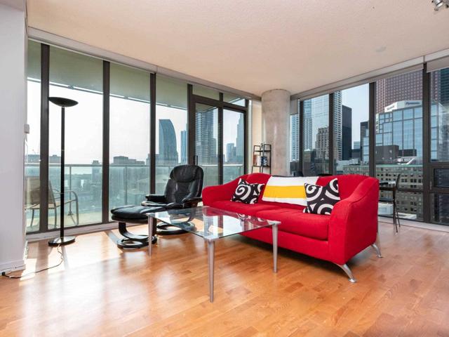 2402 - 33 Lombard St