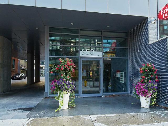 909 - 650 King St W