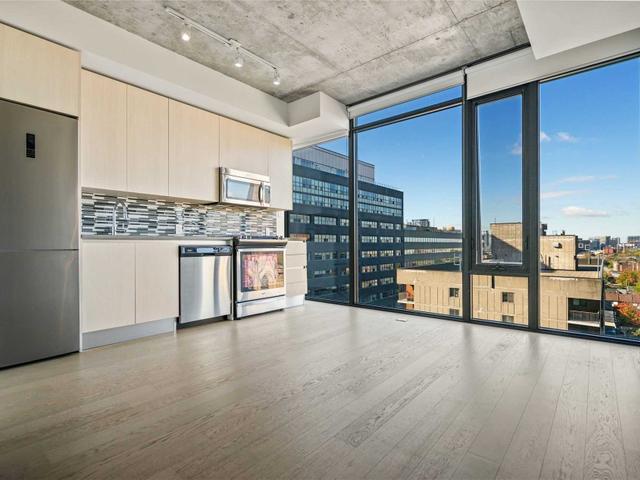 1104 - 111 Bathurst St