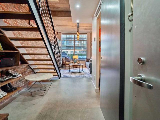 PH 710 - 29 Camden St