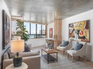 908 - 270 Queens Quay W