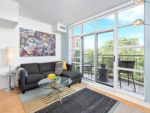 621 - 901 Queen St W