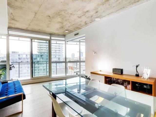 1003 - 318 King St E