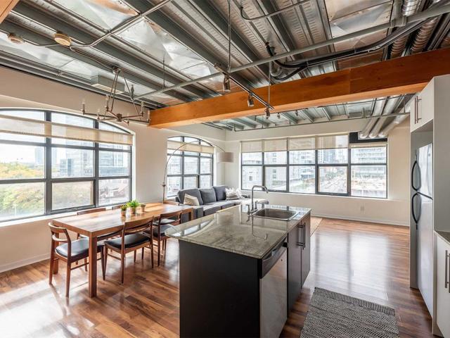 #504 - 736 Dundas St E