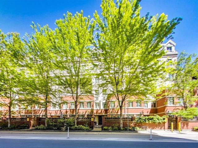 PH24 - 500 Richmond St W