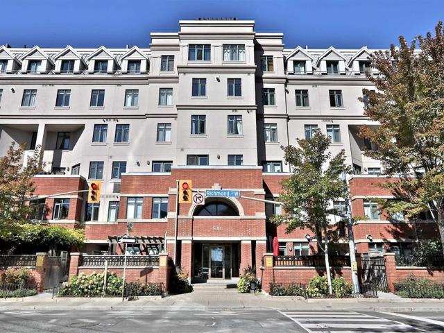 329 - 500 Richmond St W