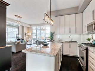 804 - 23 Brant St