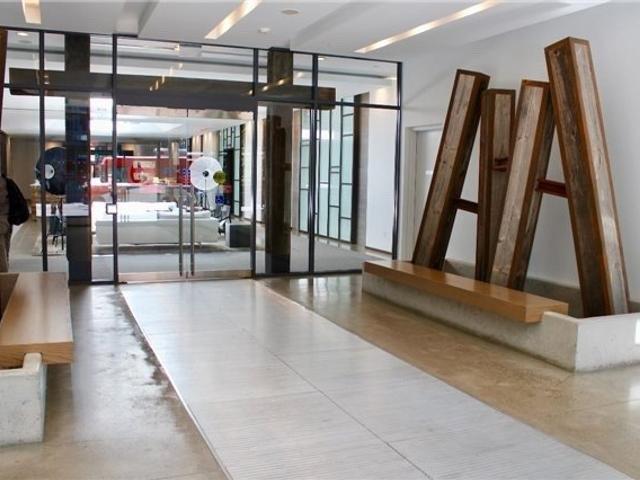 311 - 1030 King St W