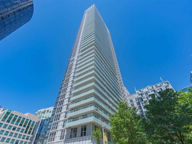 805 - 300 Front St W