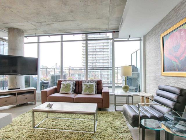 1204 - 318 King St E