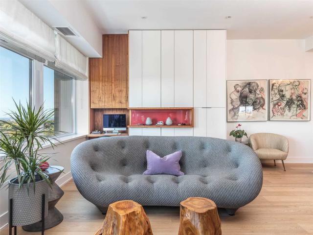 1207 - 111 St Clair Ave W