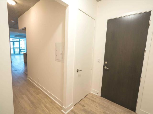 416 - 399 Adelaide St W