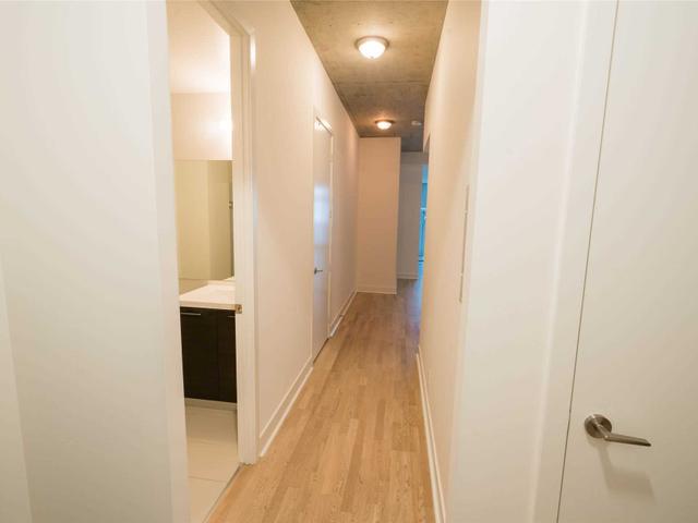 416 - 399 Adelaide St W