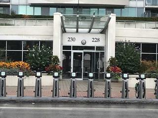 1615 - 230 Queens Quay W
