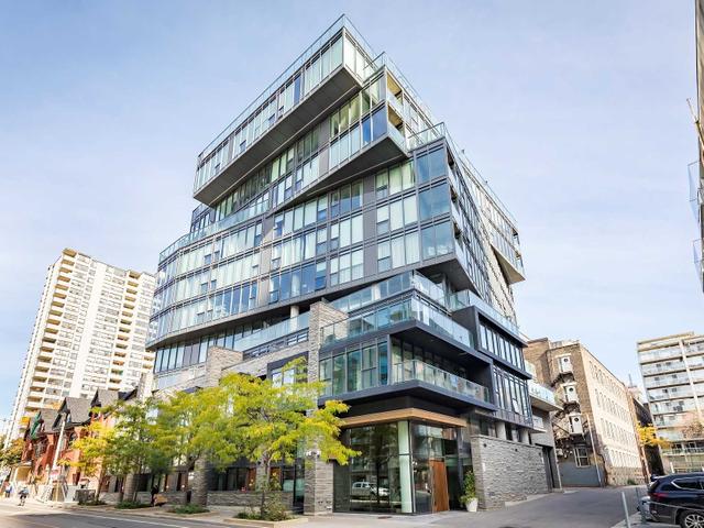 907 - 15 Beverley St