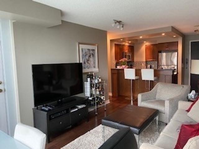 1112 - 51 Lower Simcoe St