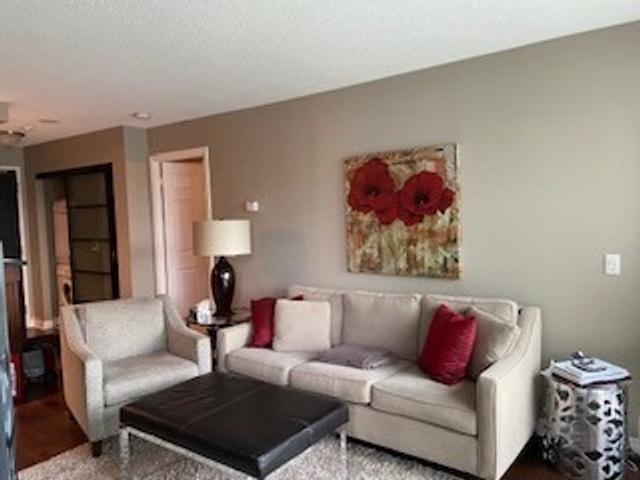 1112 - 51 Lower Simcoe St