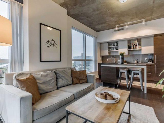 837 - 1030 King St W