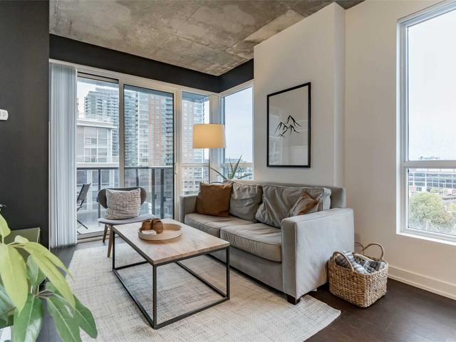 837 - 1030 King St W