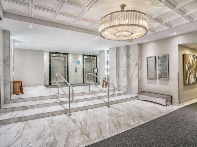 505 - 33 Elmhurst Ave