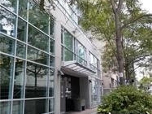 1115 - 96 St Patrick St