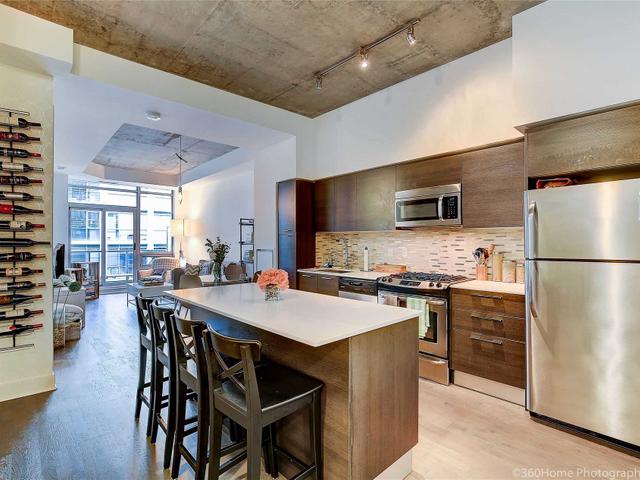 316 - 399 Adelaide St W