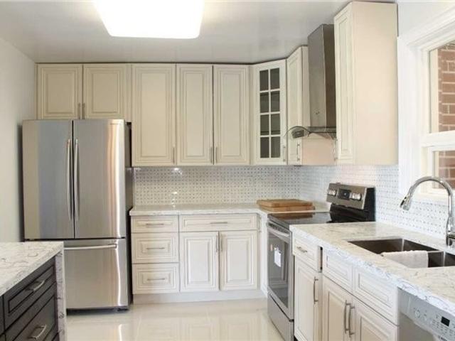 Main - 58 Maxwell St