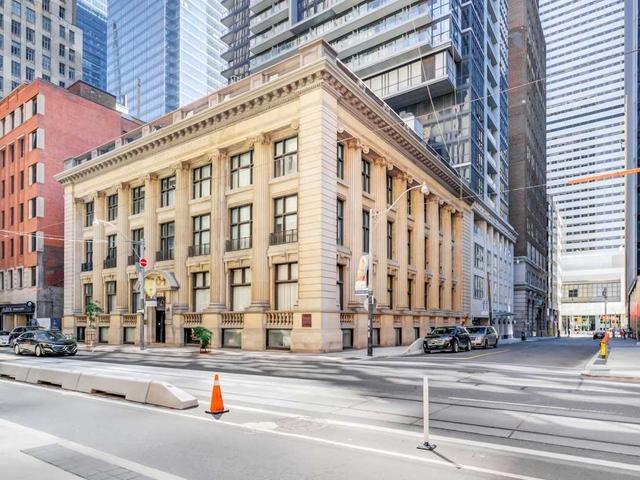 306 - 73 Richmond St W